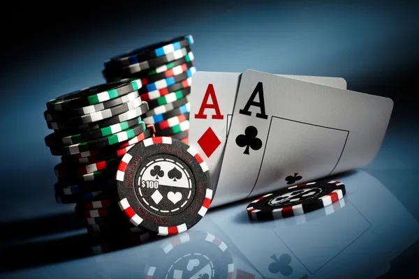 Live dealer hosting a dice game at cuan jp studio